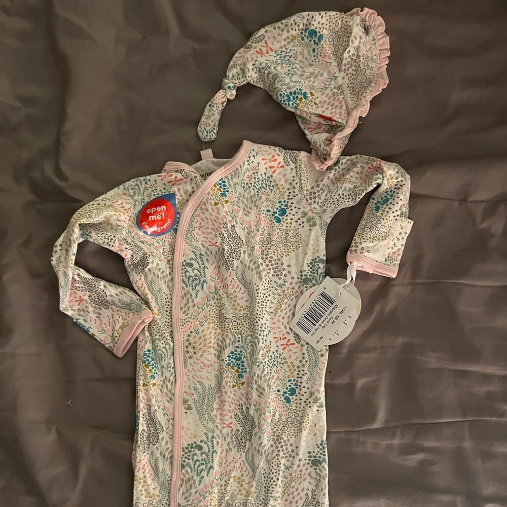 NWT Magnetic me gown and matching hat size NB-3 months